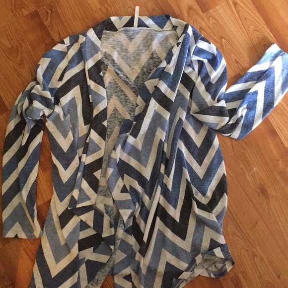 Women’s long sweater size 1x - rarely worn - Picture 1 of 1